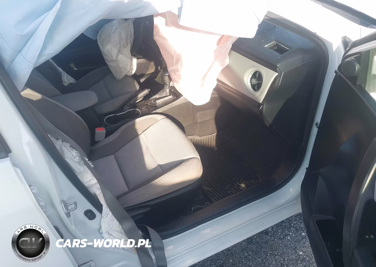 2017 Toyota Corolla Le VIN:5YFBURHE8HP570461 - 5