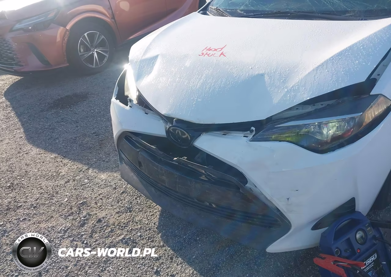 2017 Toyota Corolla Le VIN:5YFBURHE8HP570461 - 6