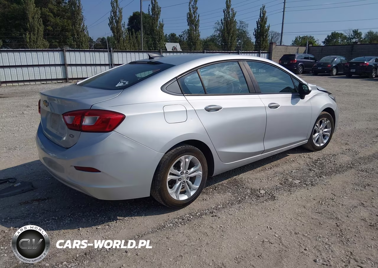 2019 Chevrolet Cruze Ls VIN:1G1BC5SMXK7138662 - 4