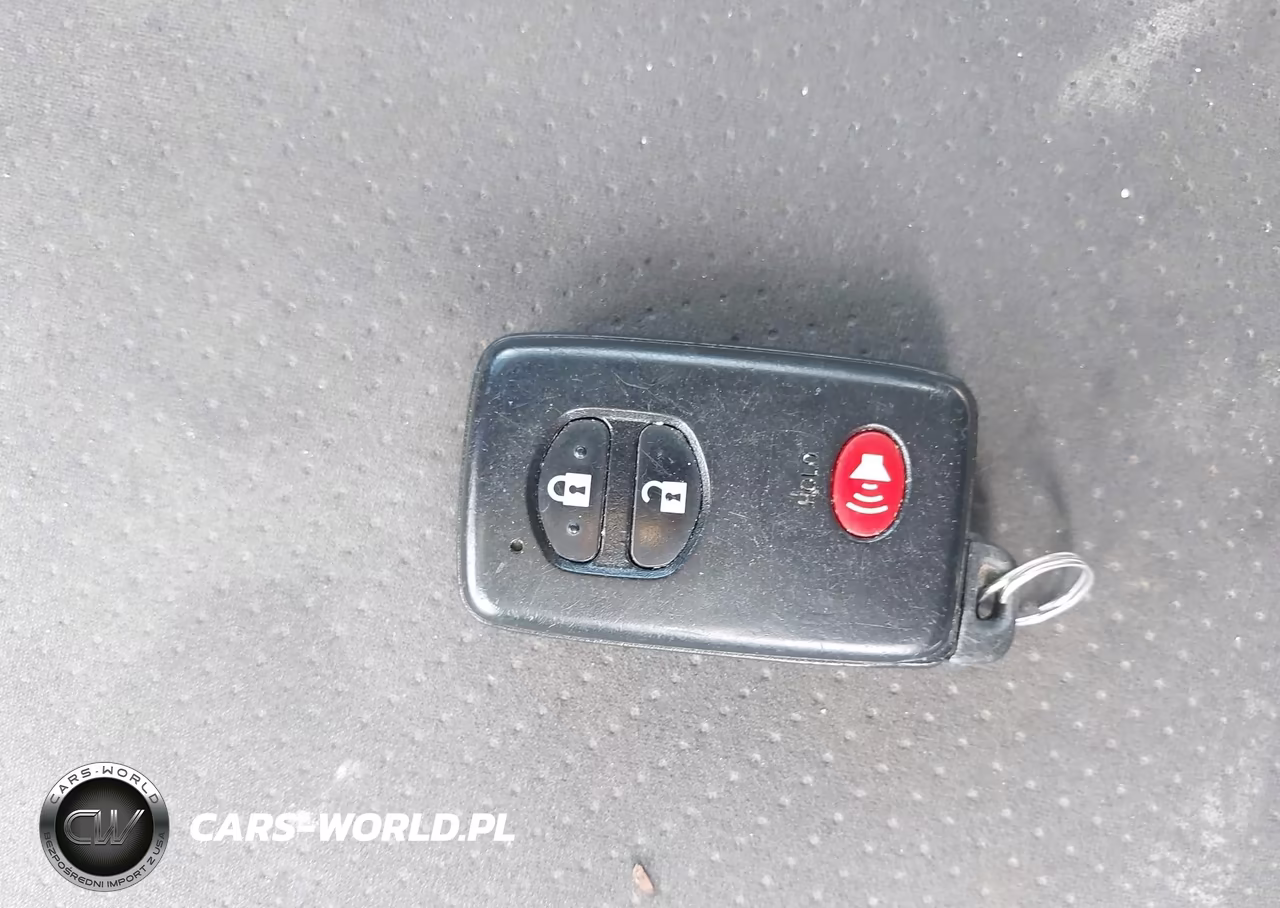 2015 Toyota Prius Two VIN:JTDKN3DUXF0483322 - 11