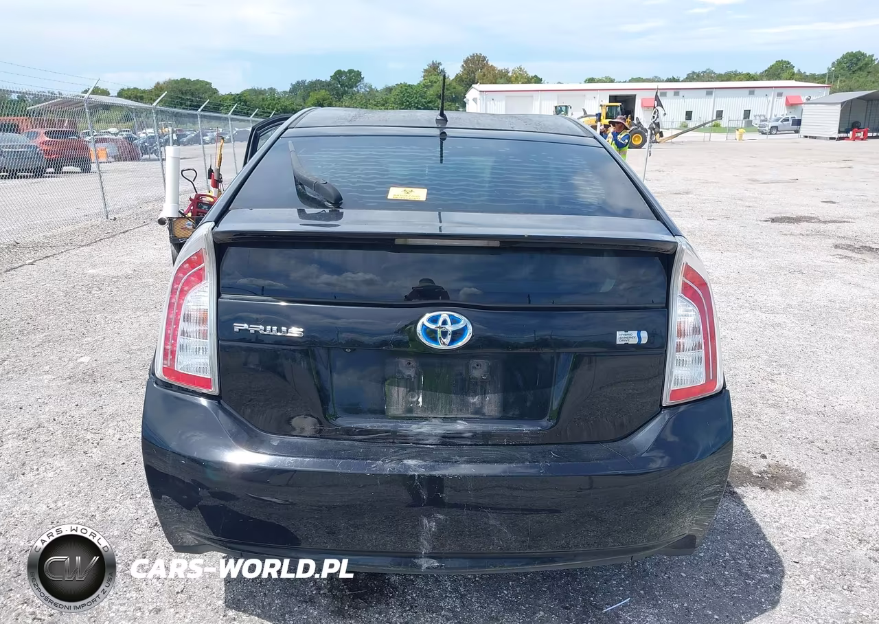 2015 Toyota Prius Two VIN:JTDKN3DUXF0483322 - 16