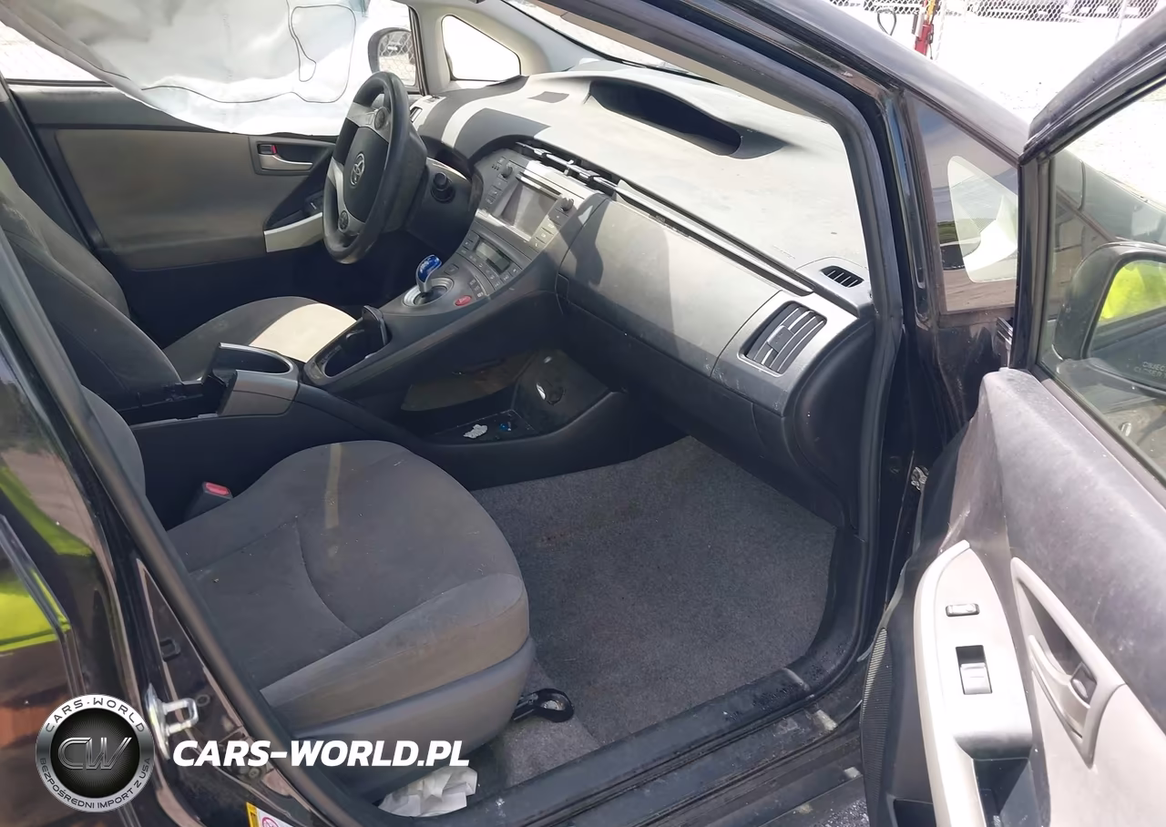 2015 Toyota Prius Two VIN:JTDKN3DUXF0483322 - 5