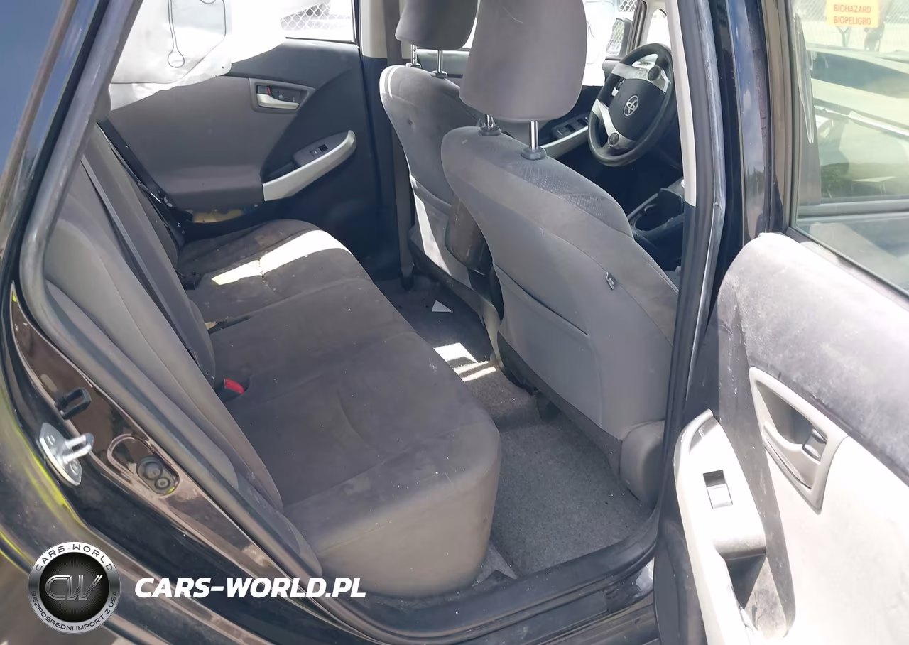 2015 Toyota Prius Two VIN:JTDKN3DUXF0483322 - 8