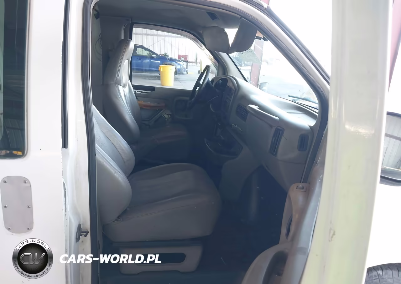 1999 Chevrolet Express VIN:1GCFG25W9X1158968 - 5