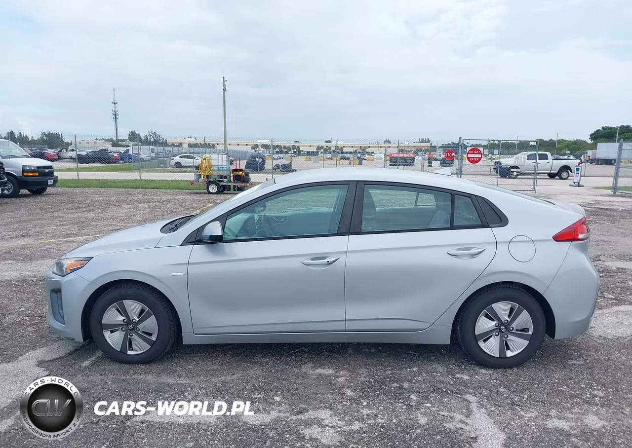 2020 Hyundai Ioniq Hybrid Blue VIN:KMHC65LC1LU218116 - 14