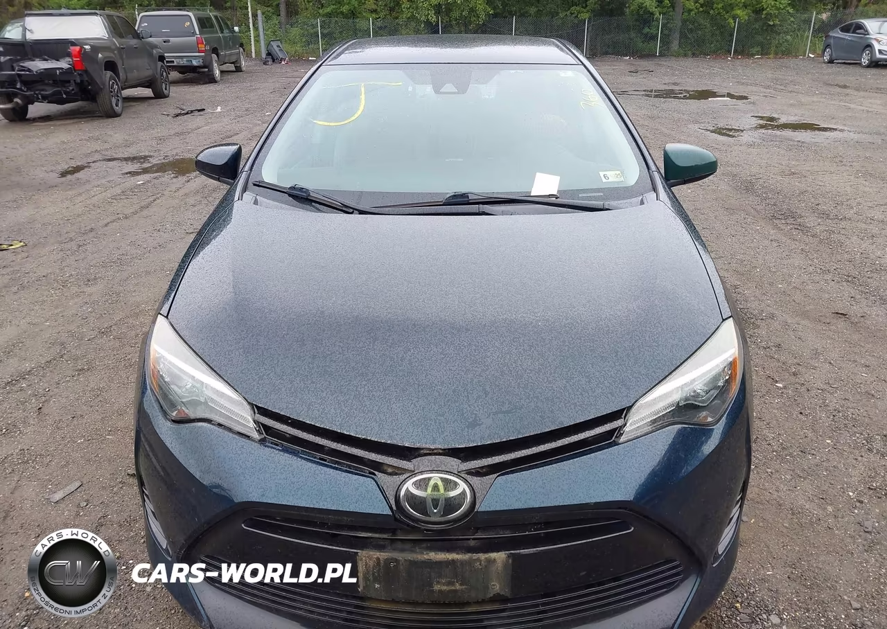 2018 Toyota Corolla Le VIN:2T1BURHE3JC095713 - 12