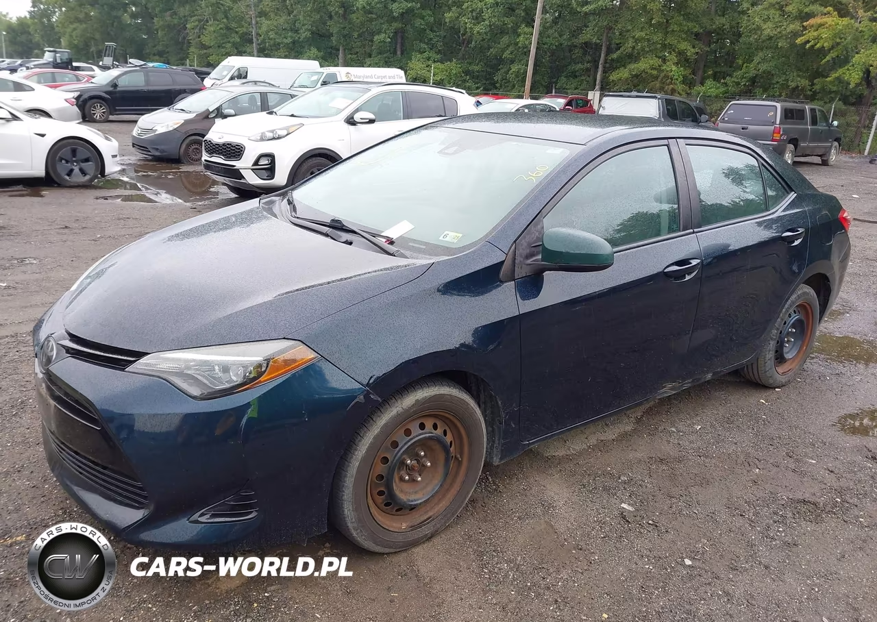 2018 Toyota Corolla Le VIN:2T1BURHE3JC095713 - 2