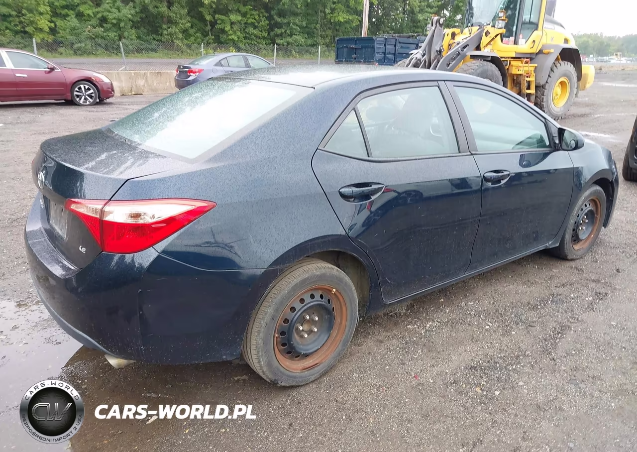 2018 Toyota Corolla Le VIN:2T1BURHE3JC095713 - 4