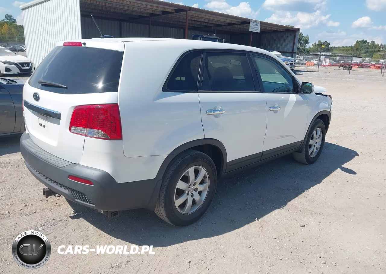 2012 Kia Sorento Lx VIN:5XYKT3A19CG216890 - 4