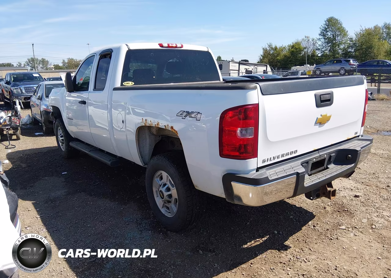 2013 Chevrolet Silverado 2500Hd Work Truck VIN:1GC2KVCGXDZ368020 - 3