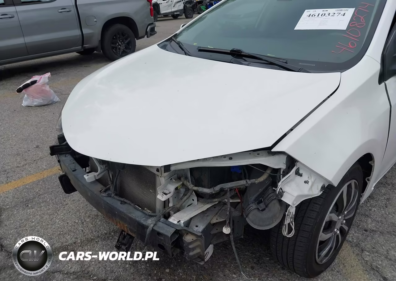 2018 Toyota Corolla Le VIN:2T1BURHE4JC071632 - 14