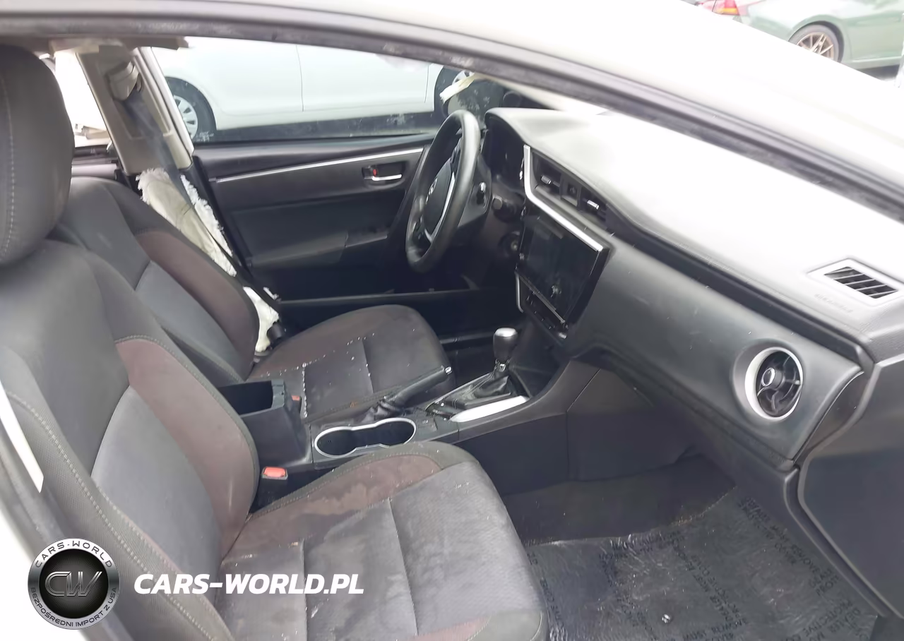 2018 Toyota Corolla Le VIN:2T1BURHE4JC071632 - 5