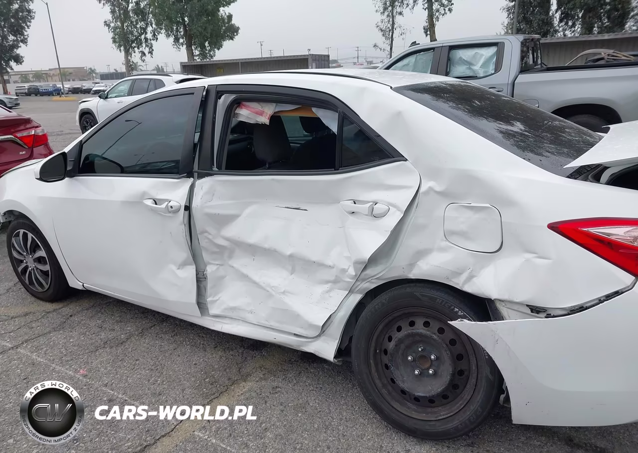 2018 Toyota Corolla Le VIN:2T1BURHE4JC071632 - 6