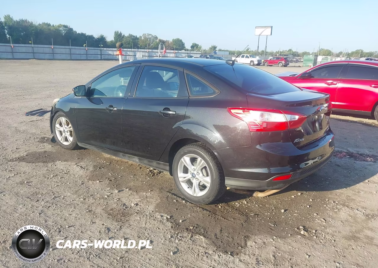 2014 Ford Focus Se VIN:1FADP3F21EL117704 - 3