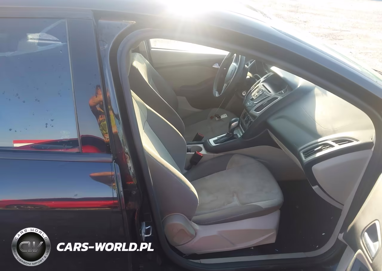 2014 Ford Focus Se VIN:1FADP3F21EL117704 - 5
