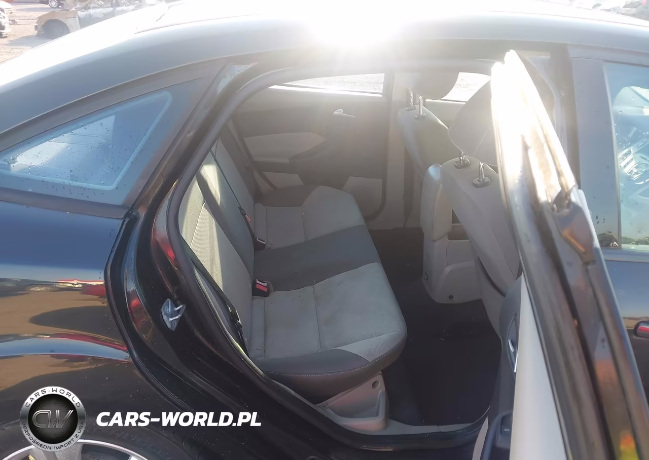 2014 Ford Focus Se VIN:1FADP3F21EL117704 - 8