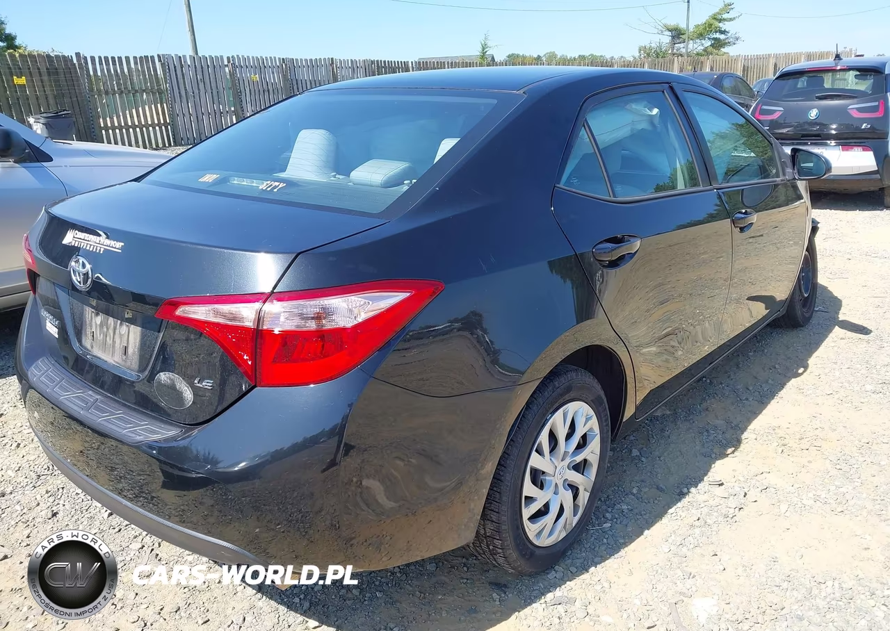 2017 Toyota Corolla Le VIN:2T1BURHE8HC935608 - 4