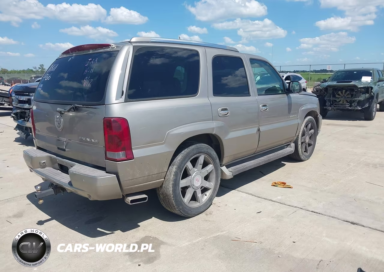 2002 Cadillac Escalade Standard VIN:1GYEC63T22R114936 - 4