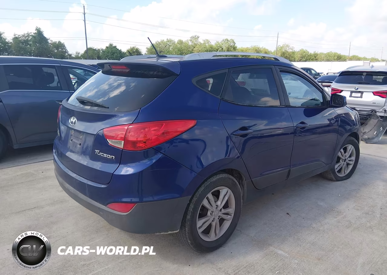 2011 Hyundai Tucson Gls VIN:KM8JU3ACXBU303183 - 4