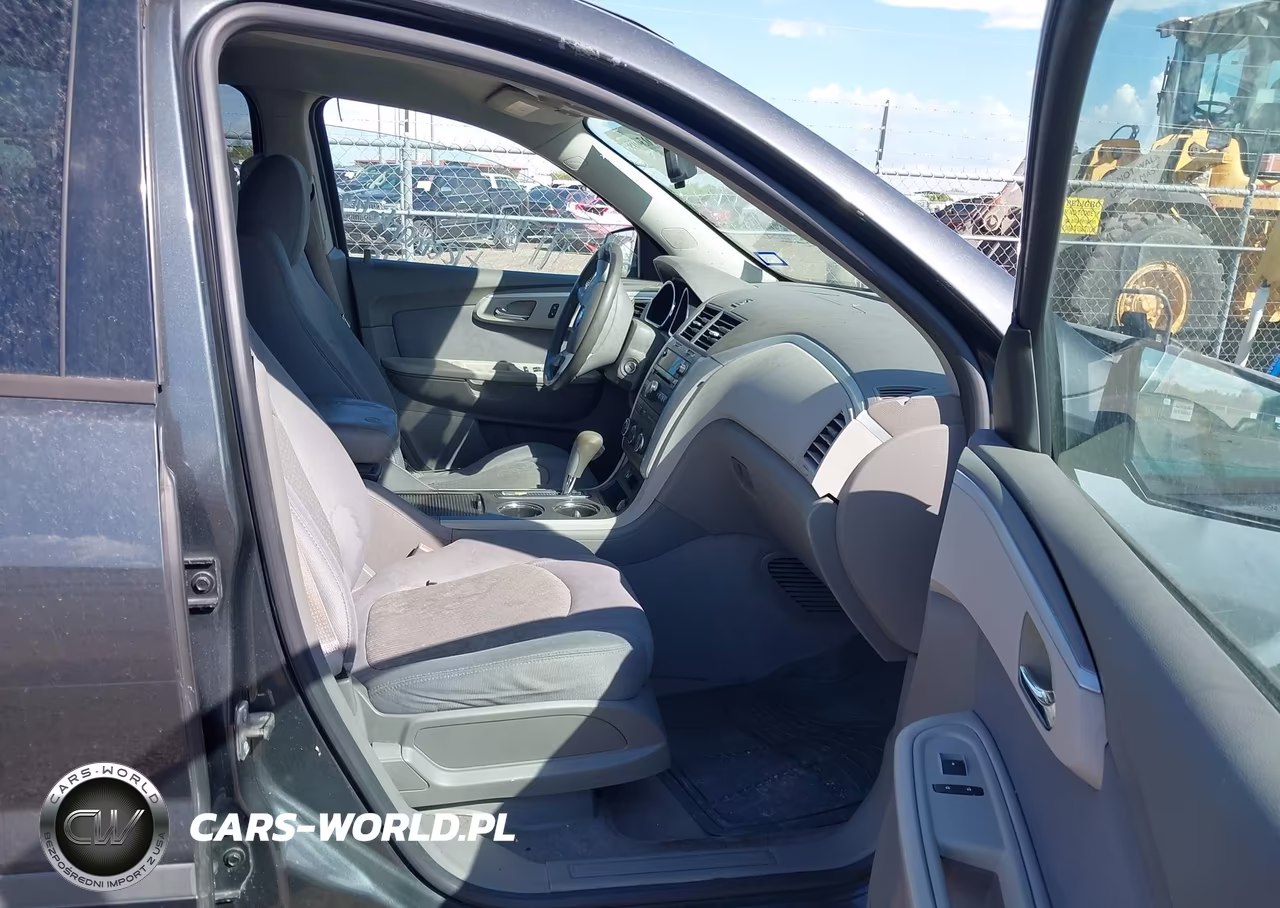 2011 Chevrolet Traverse Ls VIN:1GNKRFEDXBJ111740 - 5