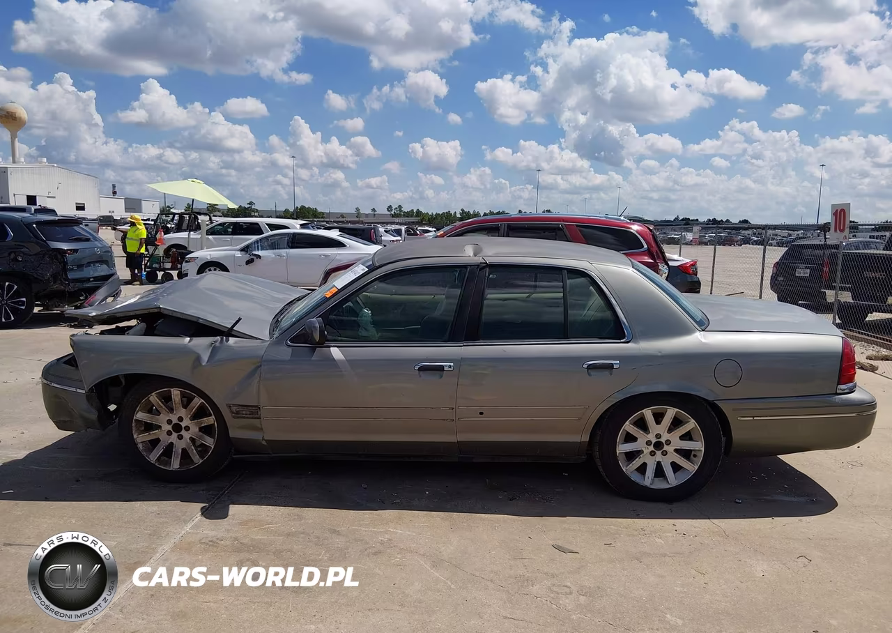 2000 Ford Crown Victoria VIN:2FAFP73W5YX155323 - 14