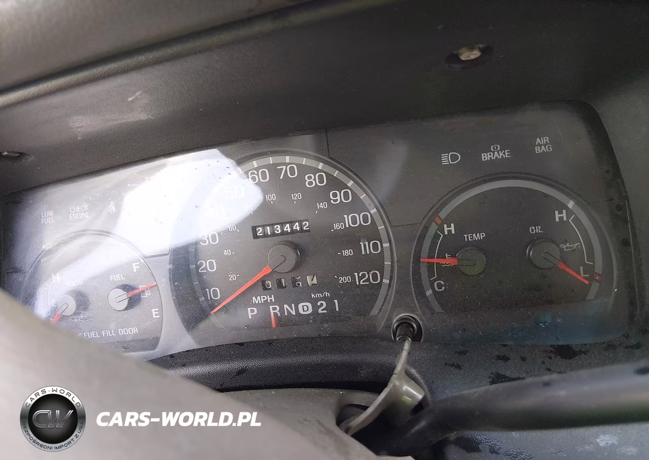 2000 Ford Crown Victoria VIN:2FAFP73W5YX155323 - 7