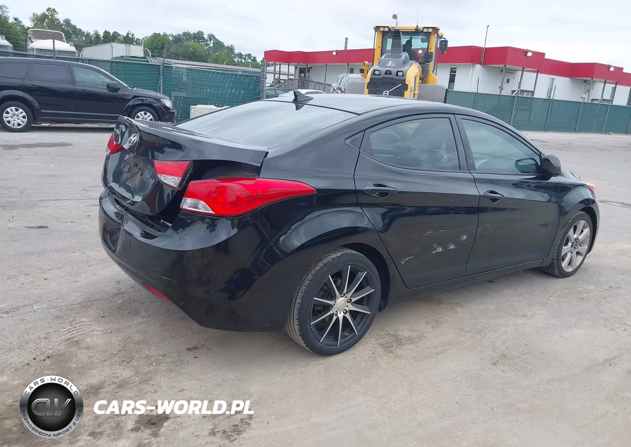 2013 Hyundai Elantra Gls VIN:5NPDH4AE7DH362282 - 4