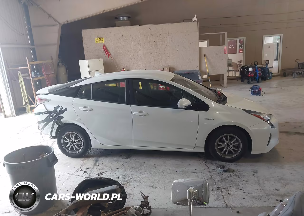 2017 Toyota Prius Two VIN:JTDKBRFU2H3046392 - 13