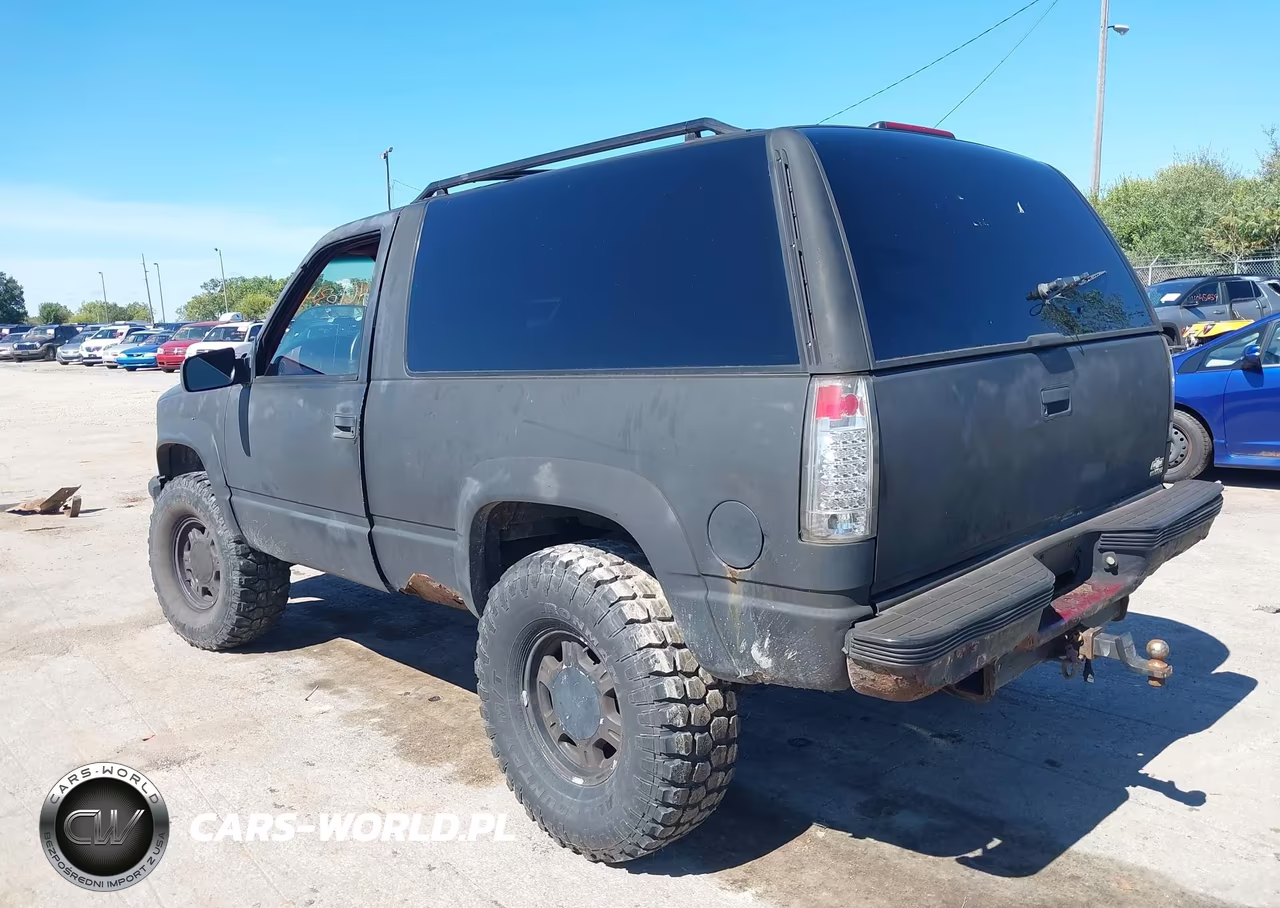 1996 Chevrolet Tahoe K1500 VIN:3GNEK18RXTG135924 - 3