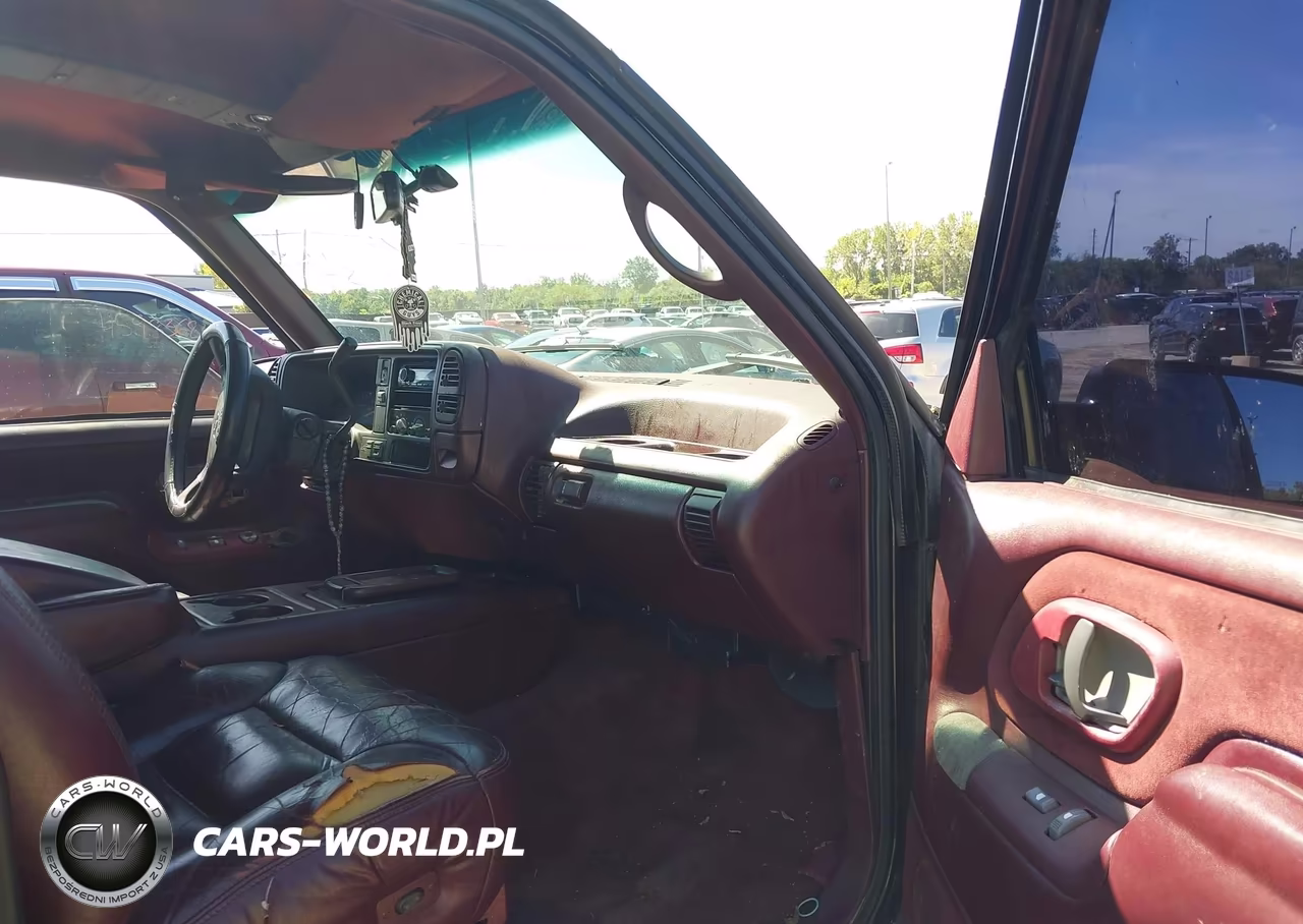 1996 Chevrolet Tahoe K1500 VIN:3GNEK18RXTG135924 - 5
