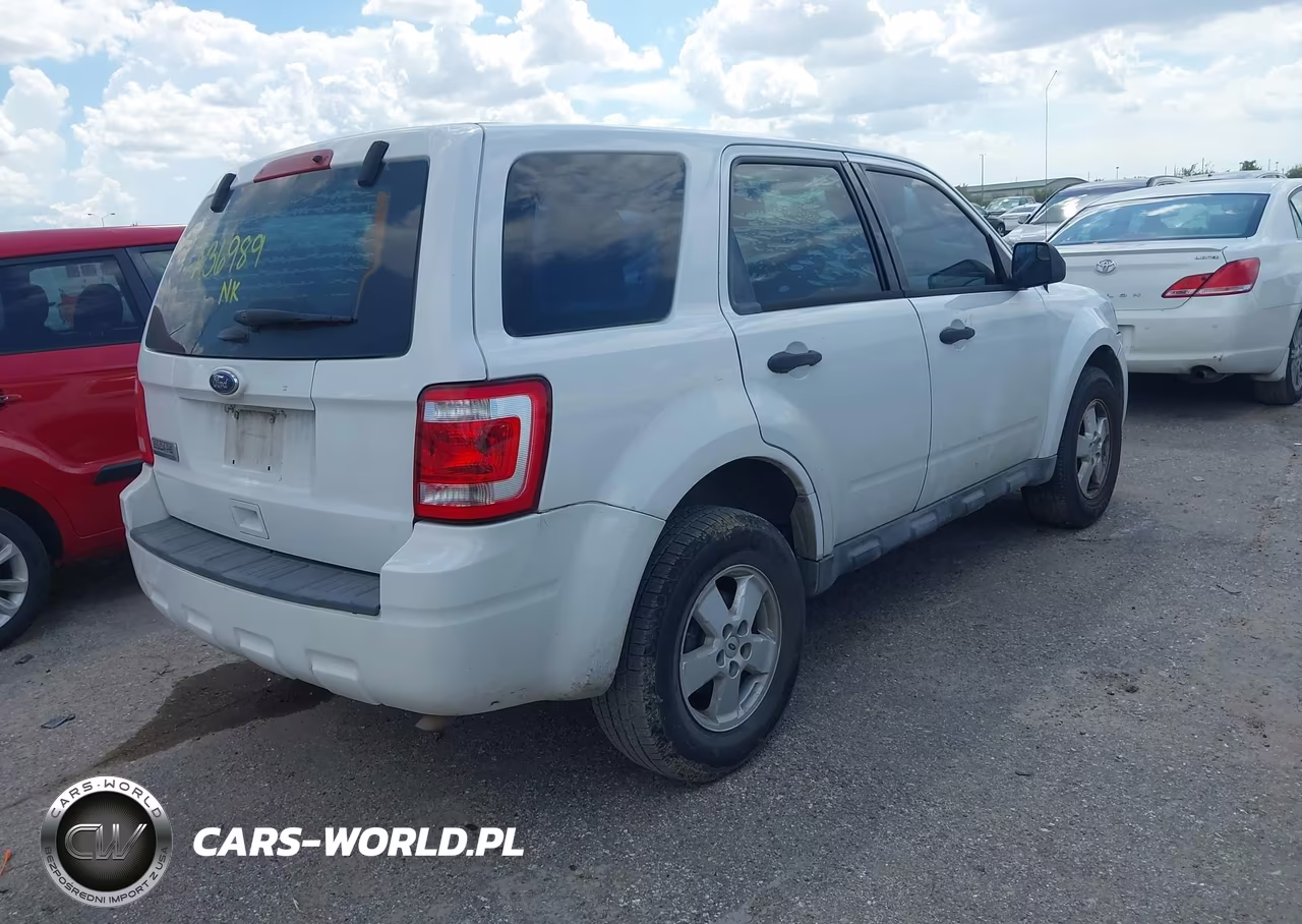 2012 Ford Escape Xls VIN:1FMCU0C75CKA36989 - 4