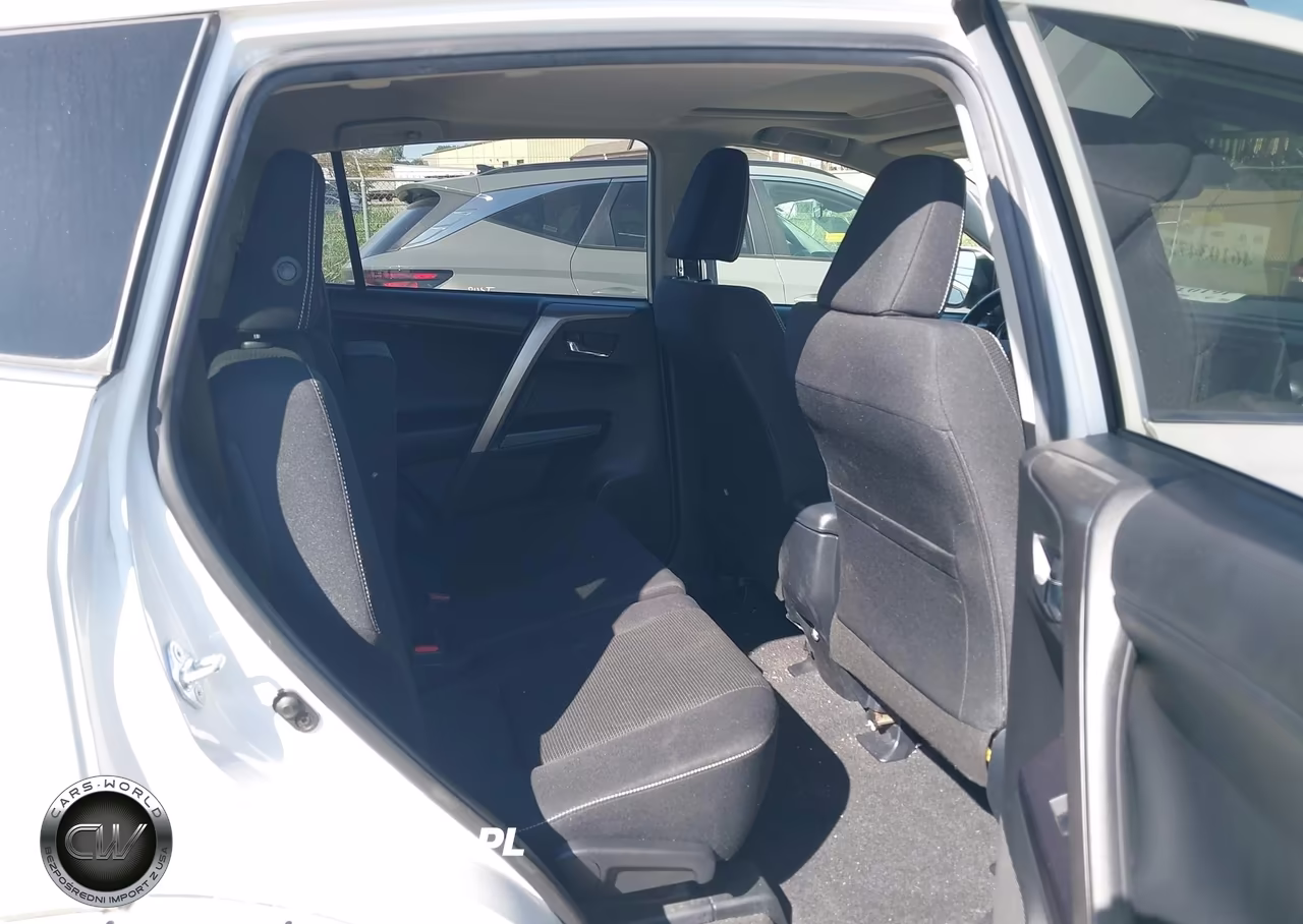 2017 Toyota Rav4 Xle VIN:JTMRFREV5HD209057 - 8