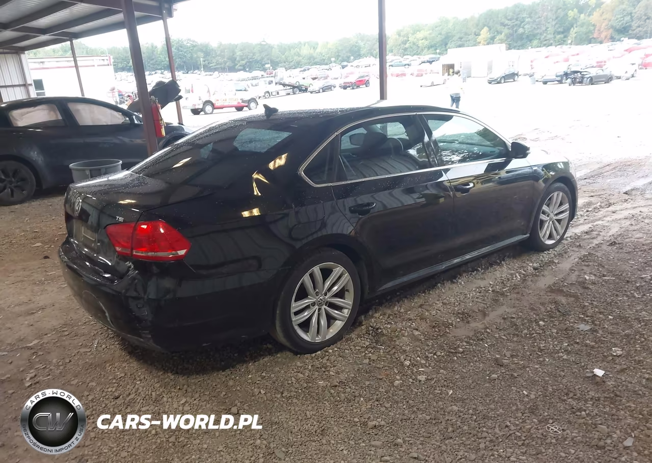 2014 Volkswagen Passat 1.8T Wolfsburg Edition VIN:1VWAT7A31EC037882 - 4