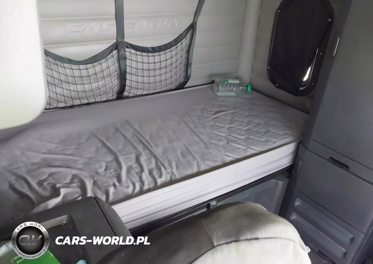 2018 Freightliner New Cascadia 126 VIN:3AKJHHDR9JSJZ2133 - 8