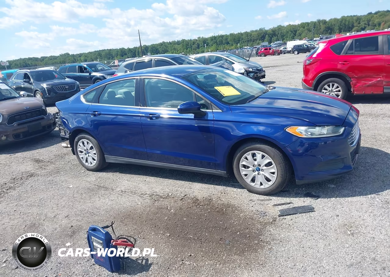 2013 Ford Fusion S VIN:3FA6P0G70DR338521 - 13
