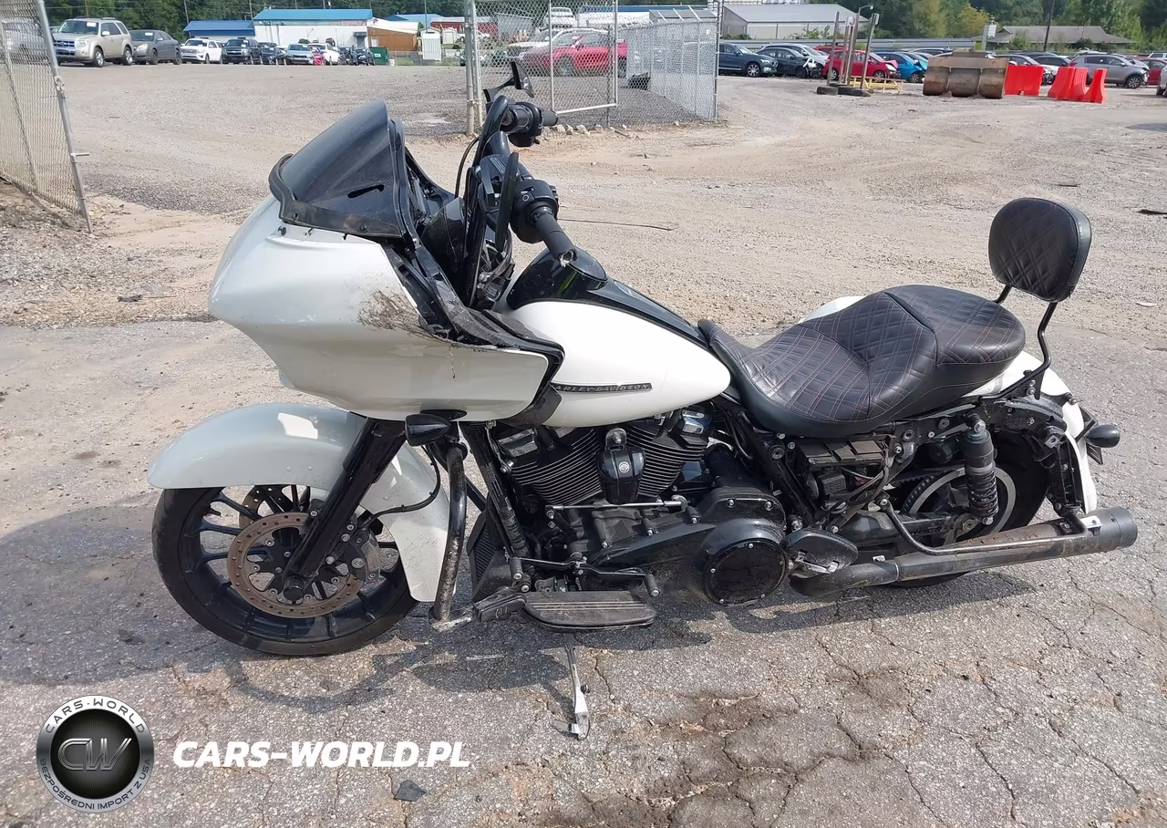 2018 Harley-Davidson Fltrxs Road Glide Special VIN:1HD1KTC17JB678074 - 12
