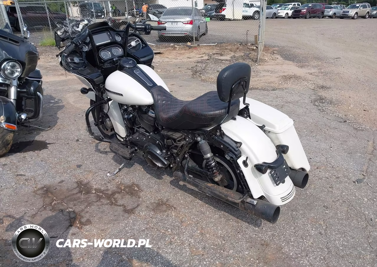 2018 Harley-Davidson Fltrxs Road Glide Special VIN:1HD1KTC17JB678074 - 3