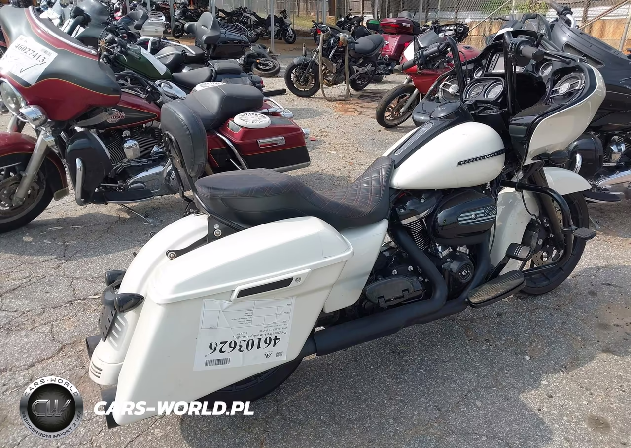2018 Harley-Davidson Fltrxs Road Glide Special VIN:1HD1KTC17JB678074 - 4