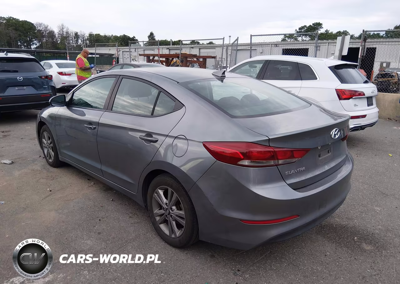 2018 Hyundai Elantra Value Edition VIN:KMHD84LF4JU522119 - 3