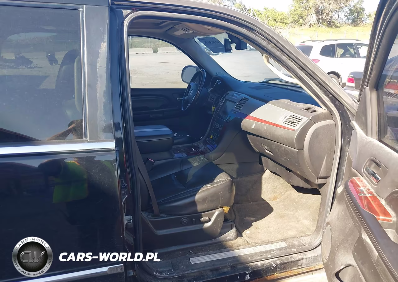 2008 Cadillac Escalade Standard VIN:1GYFK63808R164407 - 5