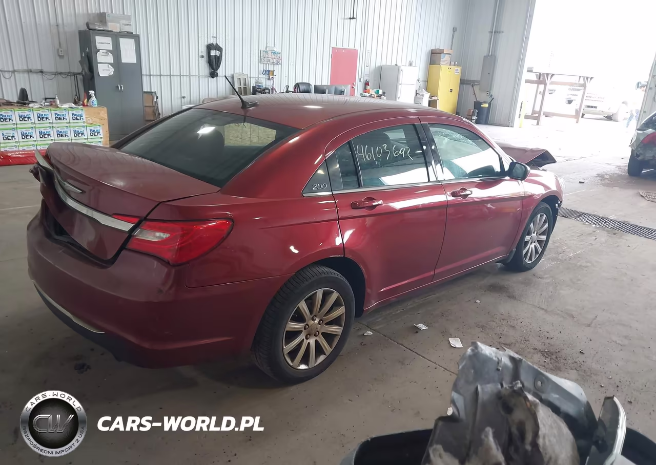 2011 Chrysler 200 Touring VIN:1C3BC1FBXBN575988 - 4