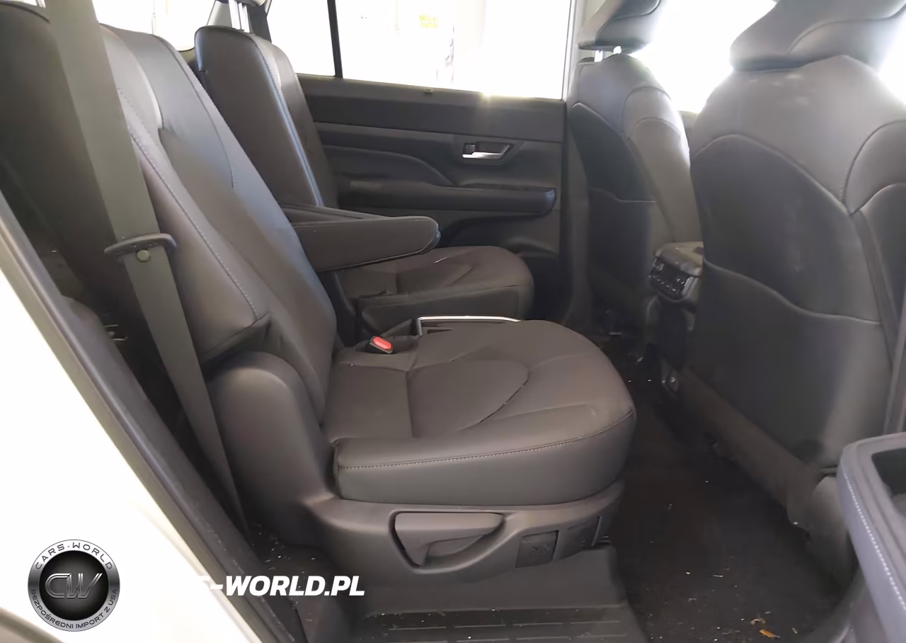2025 Toyota Grand Highlander Platinum VIN:5TDAAAB55SS096174 - 8
