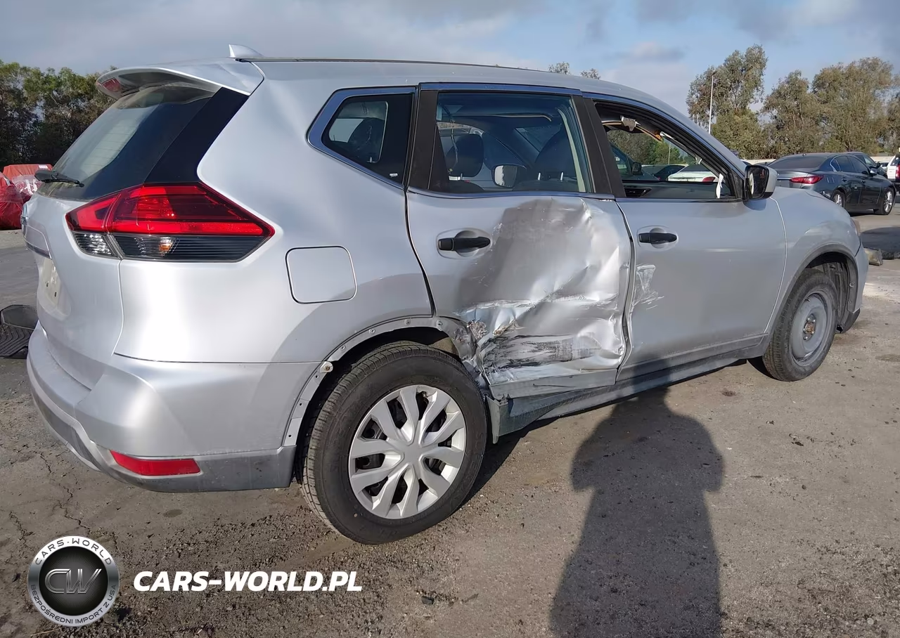 2017 Nissan Rogue S VIN:KNMAT2MT2HP554767 - 4