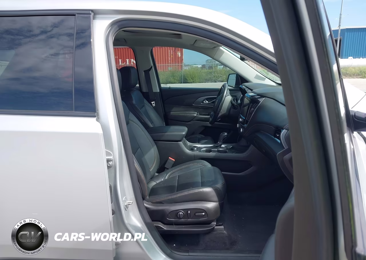 2019 Chevrolet Traverse Premier VIN:1GNERKKW6KJ243325 - 5