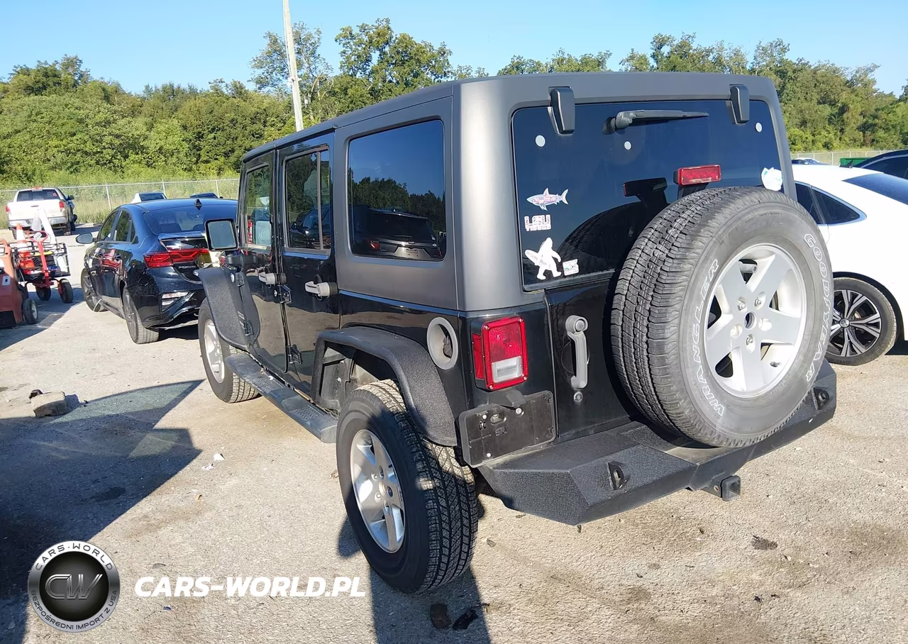 2016 Jeep Wrangler Unlimited Sport VIN:1C4BJWDG5GL303901 - 3