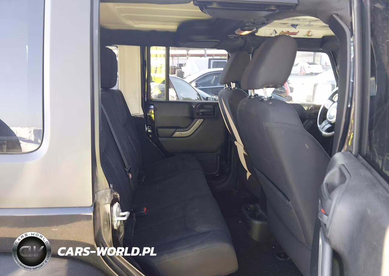 2016 Jeep Wrangler Unlimited Sport VIN:1C4BJWDG5GL303901 - 8