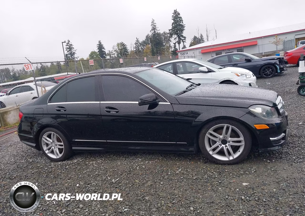 2012 Mercedes-Benz C 300 Sport 4Matic VIN:WDDGF8BBXCA649769 - 13