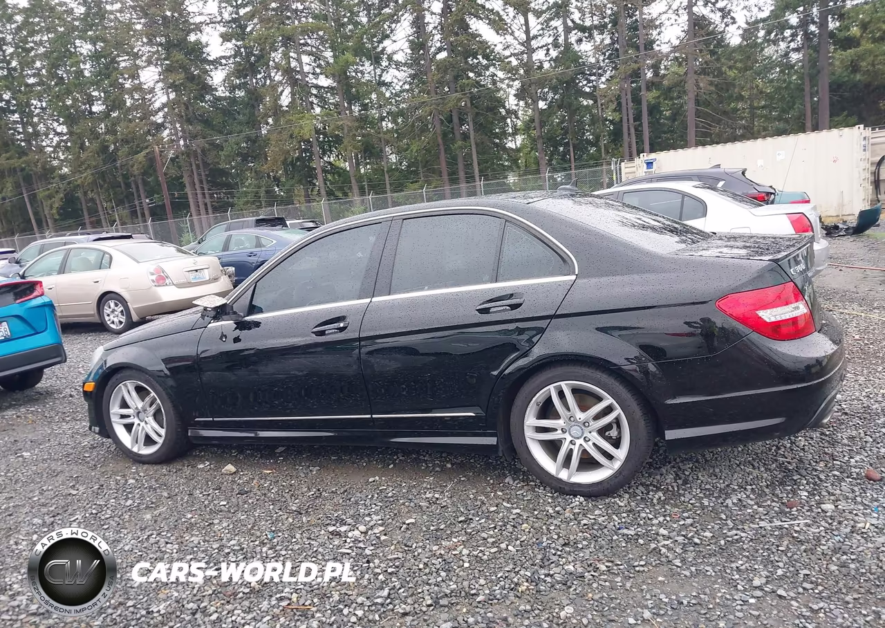 2012 Mercedes-Benz C 300 Sport 4Matic VIN:WDDGF8BBXCA649769 - 14