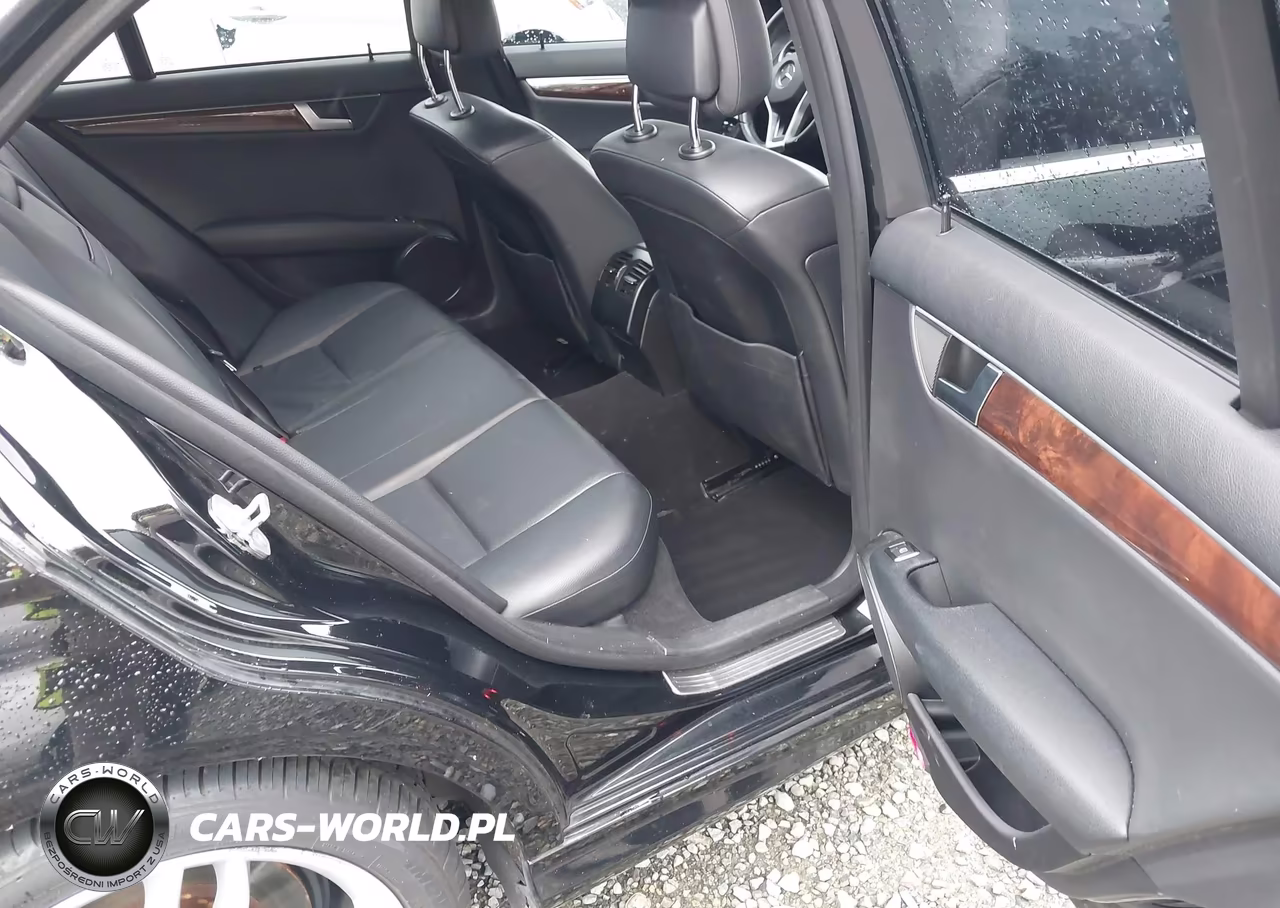 2012 Mercedes-Benz C 300 Sport 4Matic VIN:WDDGF8BBXCA649769 - 18