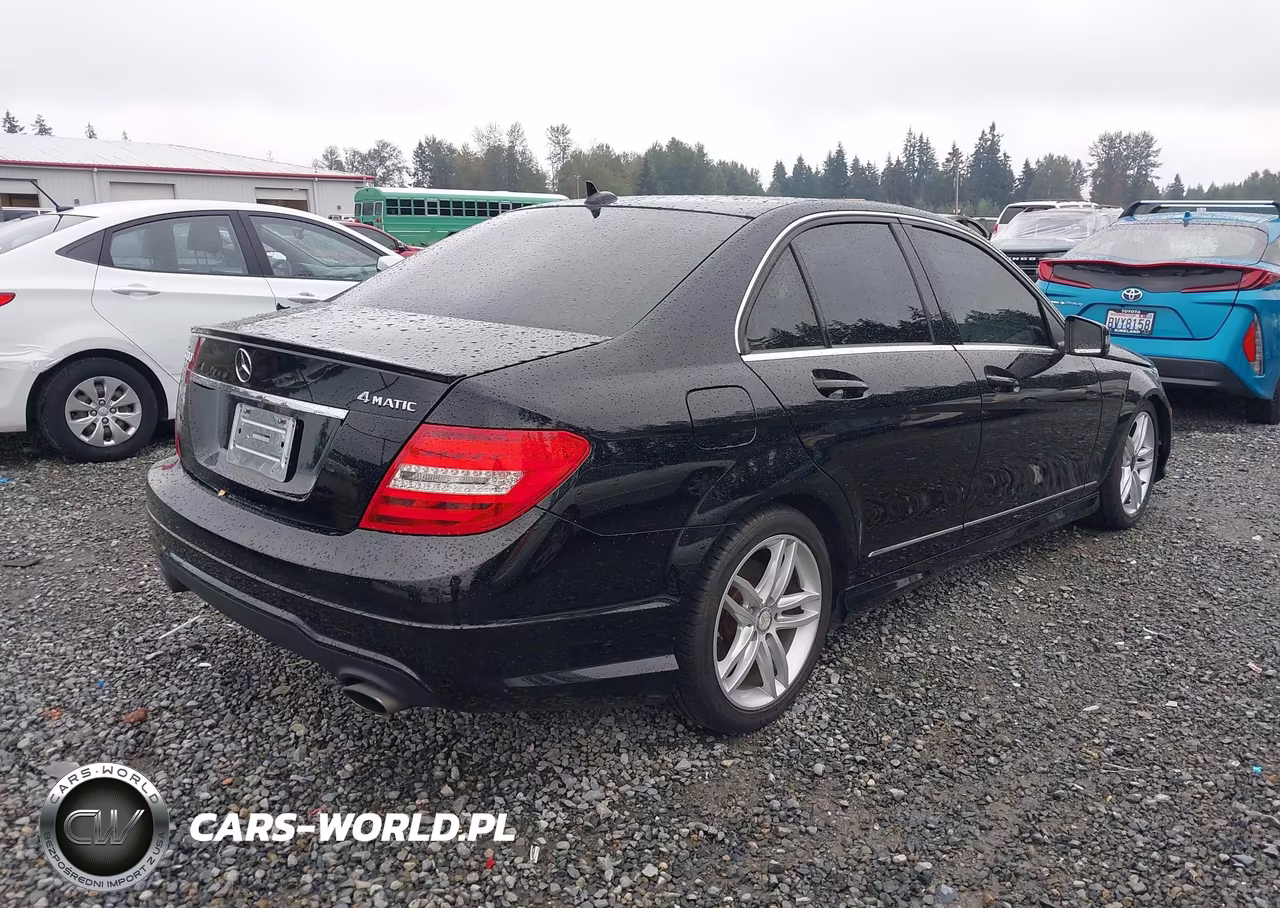 2012 Mercedes-Benz C 300 Sport 4Matic VIN:WDDGF8BBXCA649769 - 4
